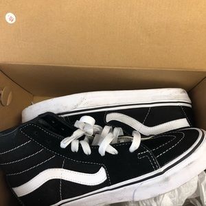 Hi-top Vans Sneakers